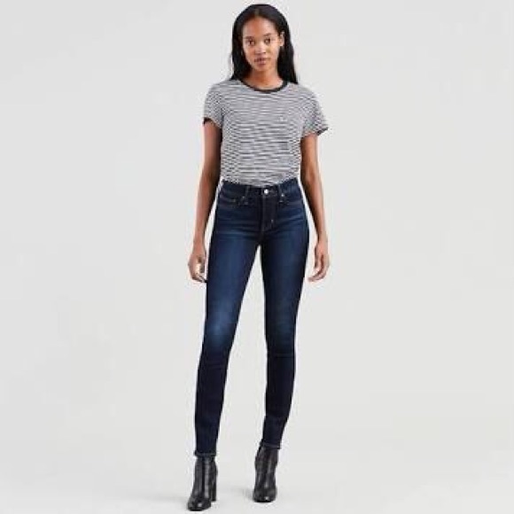 Levi’s sculpt jeans - Picture 2 of 4